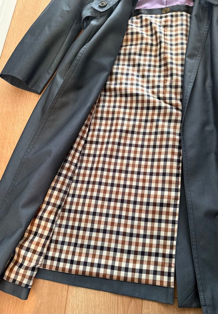 Aquascutum 刺繍ベルトトレンチコート