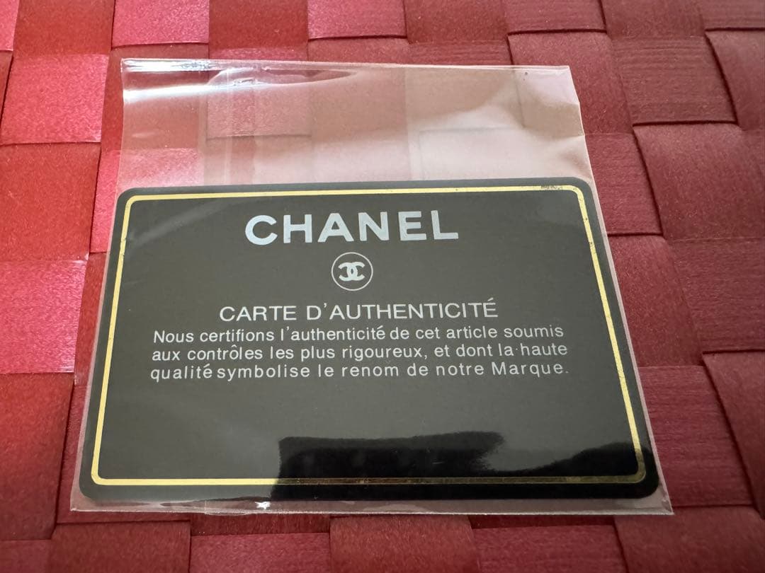 4/5(日)までの期間限定値引き‼️CHANEL キャビアスキン　二つ折り財布