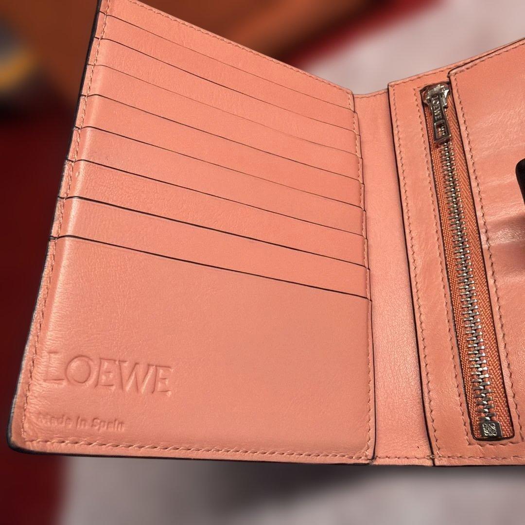 LOEWE レザー二つ折り財布