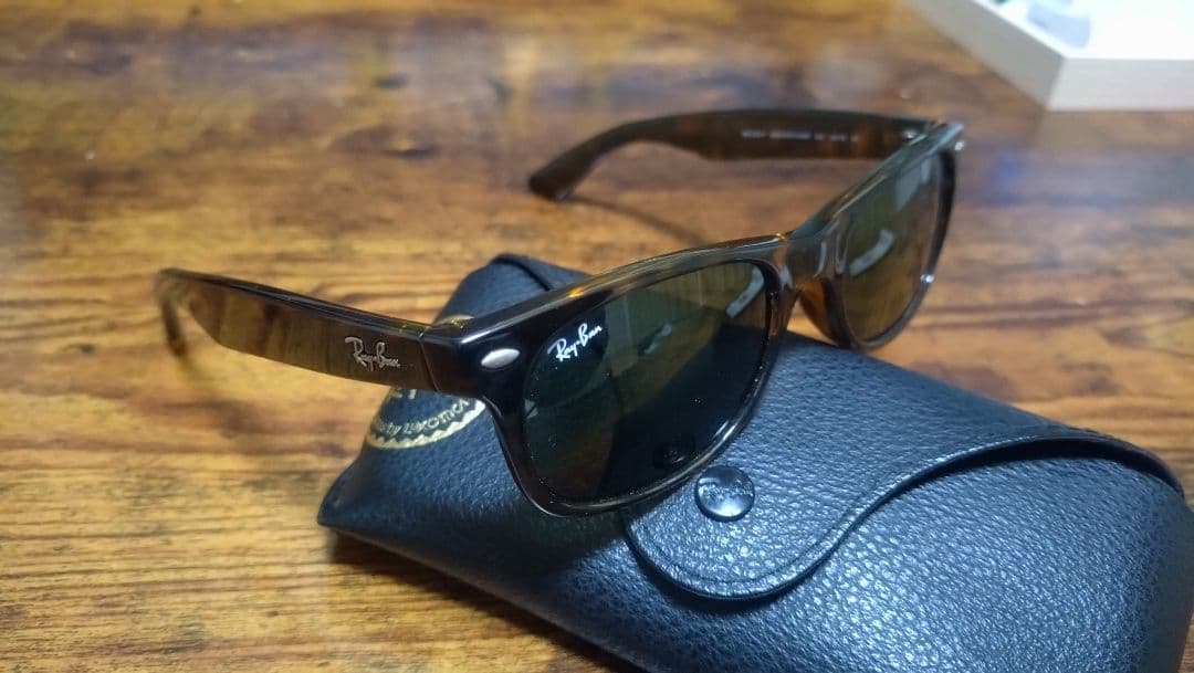 小物 Ray-Ban RB2132F NEW WAYFARER