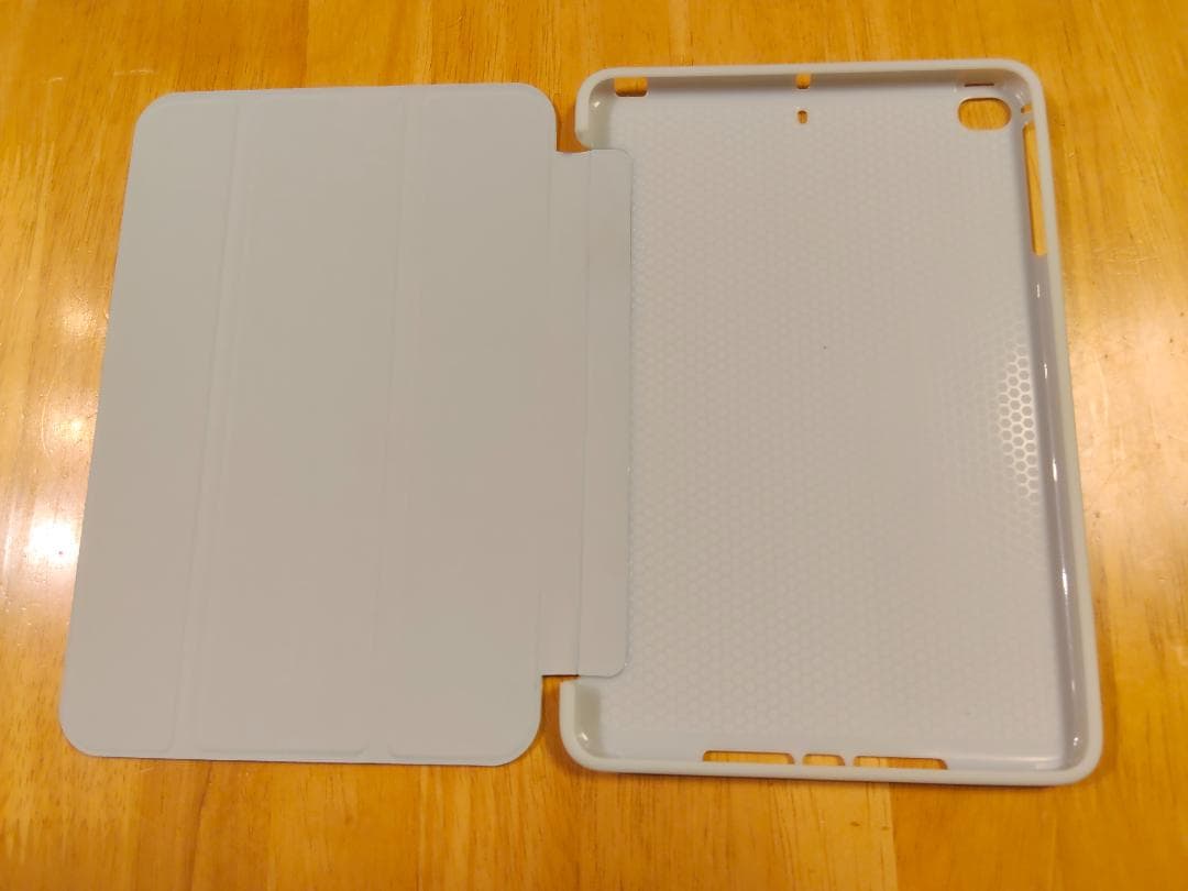 iPad mini4 64GB ゴールド（lightningケーブル・ケース付）