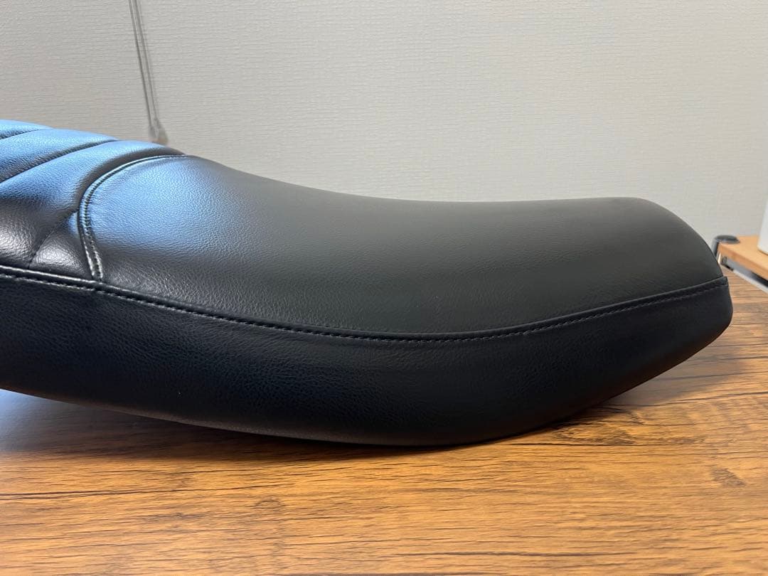 TRIUMPH スクランブラー1200XE 純正シートローシート加工品
