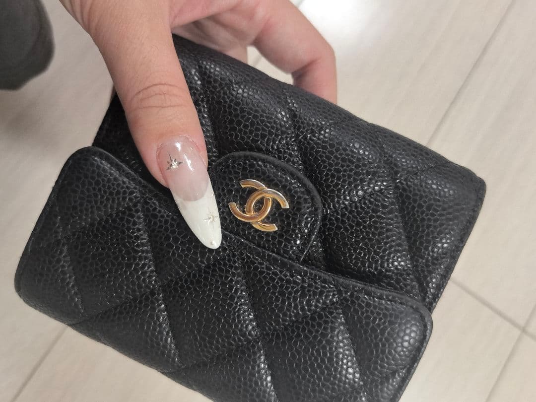 CHANEL 黒 レザー 三つ折り財布