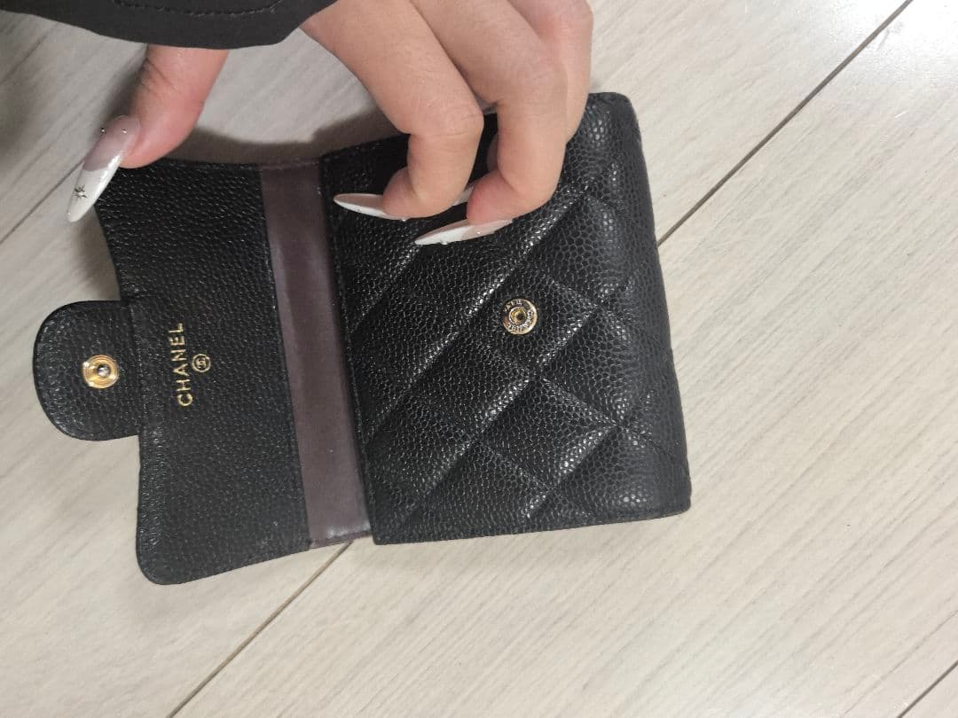 CHANEL 黒 レザー 三つ折り財布