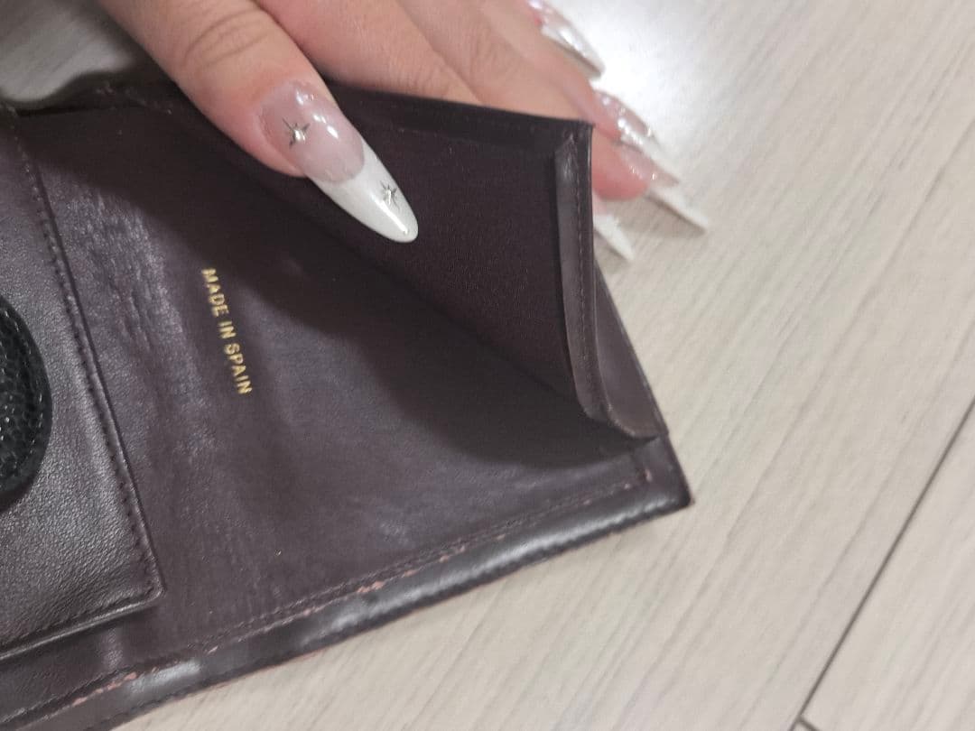 CHANEL 黒 レザー 三つ折り財布