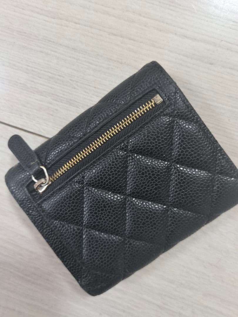 CHANEL 黒 レザー 三つ折り財布