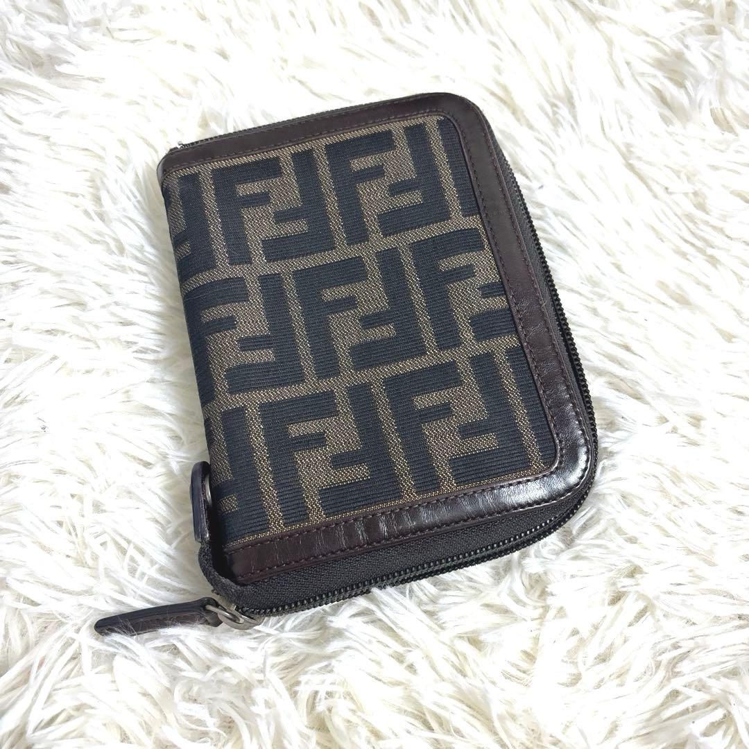 フェンディ　FENDI 手帳ケース　ズッカ　ラウンドファスナー