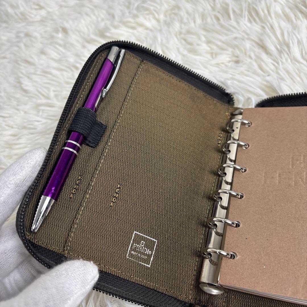フェンディ　FENDI 手帳ケース　ズッカ　ラウンドファスナー