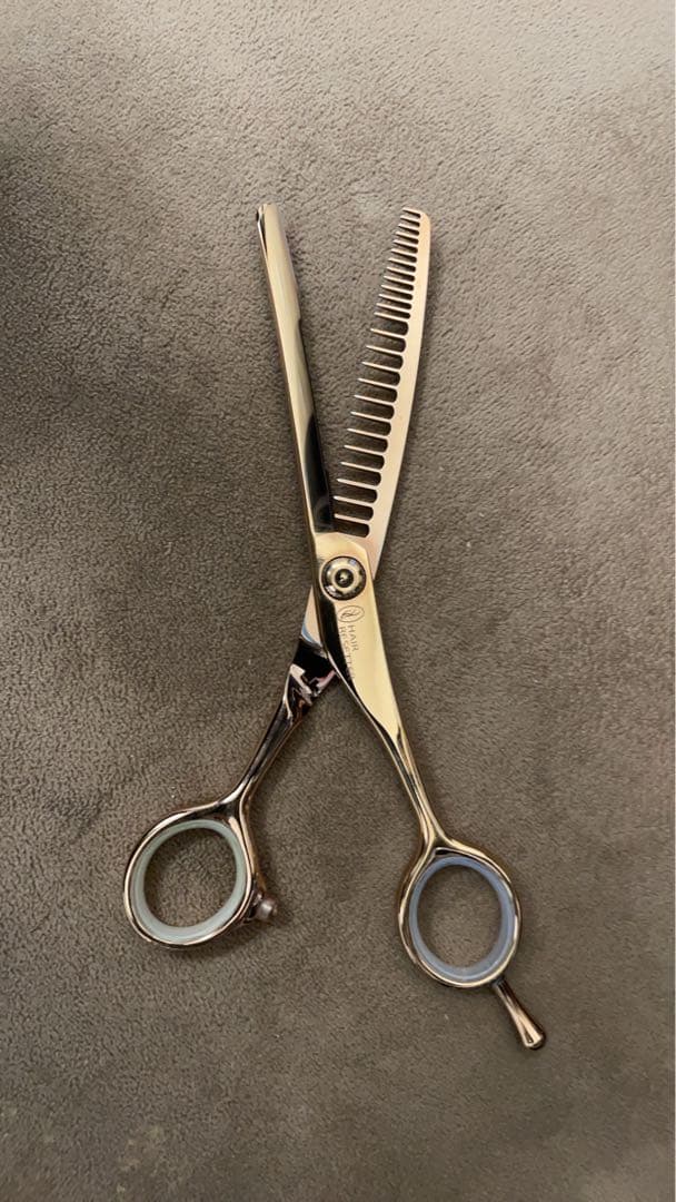 美品 ヘアリセッター 特殊セニングシザー 5522 ゴールド