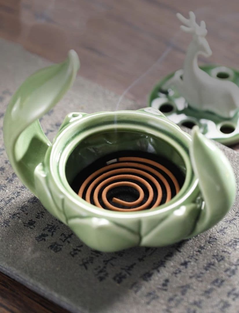 一鹿蓮升香炉 陶磁器 香炉 香道具装飾品 工芸品 美術品 置物