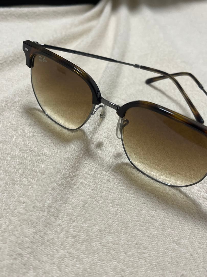 RAY-BAN new CLUBMASTER RB4416F 綺麗です！