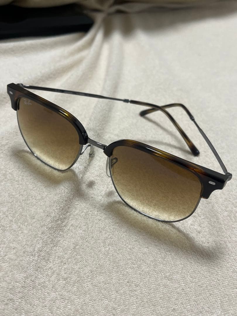 RAY-BAN new CLUBMASTER RB4416F 綺麗です！