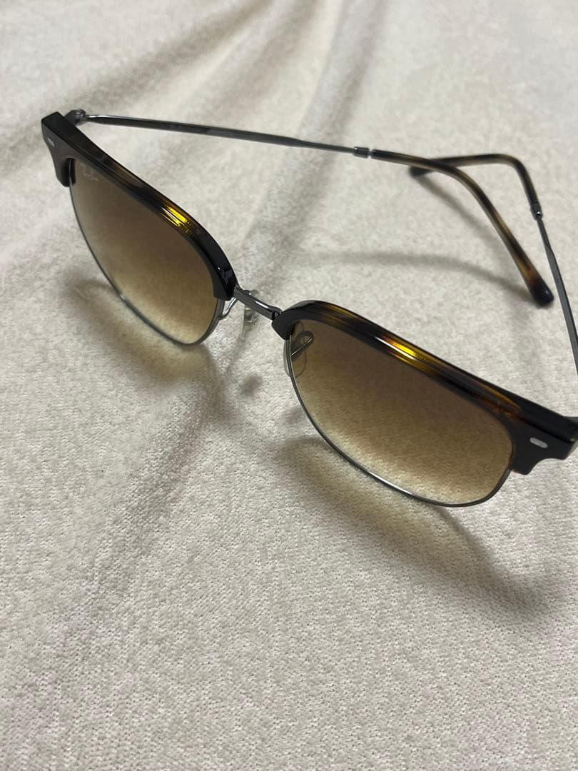 RAY-BAN new CLUBMASTER RB4416F 綺麗です！